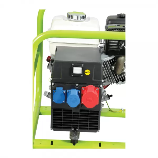 Generator trifazat pe benzina Pramac E5000 cu kit de transport inclus - Generatoare Pramac